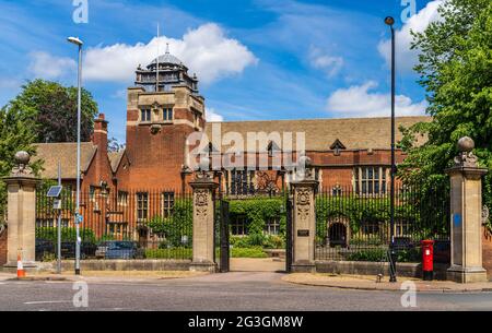 Westminster College Cambridge is a theological college of the United Reformed Church or URC. Founded in London it relocated to Cambridge in 1899. Stock Photo