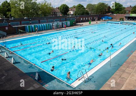 charlton lido heated