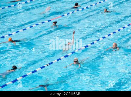 charlton lido heated