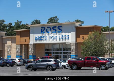 Cars are seen parked in front of a Ross Dress For Less store at Monroe Marketplace in Pennsylvania. Stock Photo