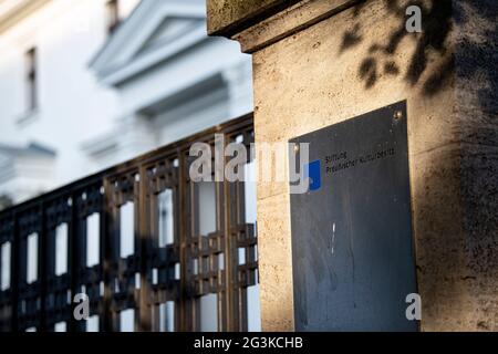 Berlin, Germany. 15th June, 2021. The Villa von der Heydt, seat of the president and the head office of the Prussian Cultural Heritage Foundation (SPK). (To dpa 'BGH negotiates again on embedding digital media by framing') Credit: Fabian Sommer/dpa/Alamy Live News Stock Photo