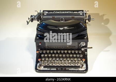 office, old mechanical typewriter, type Continental, Wanderer plant in Siegmar-Schoenau, ADDITIONAL-RIGHTS-CLEARANCE-INFO-NOT-AVAILABLE Stock Photo