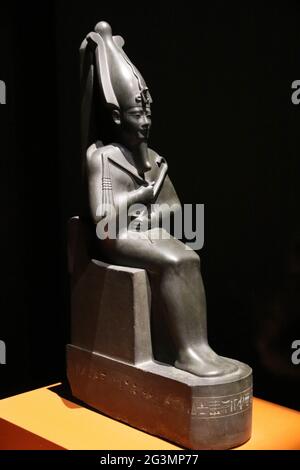 FRANCE PARIS (75) EXPOSURE TO THE ARAB WORLD INSTITUTE, OSIRIS MYSTERIES EGYPT'S SUNKEN, OSIRIS STATUE Stock Photo