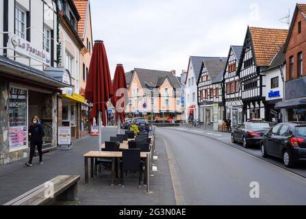'16.04.2021, Rheinbach, North Rhine-Westphalia, Germany - Main street in times of the Corona pandemic, Rheinbach participates in the Corona study by H Stock Photo