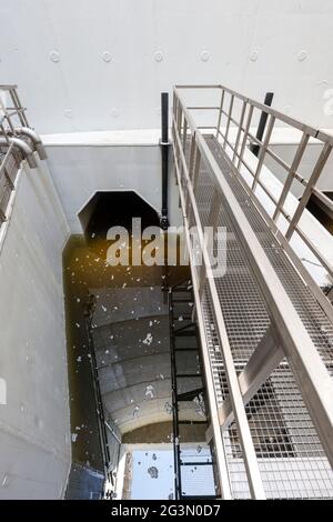 '26.04.2021, Oberhausen, North Rhine-Westphalia, Germany - Emscher reconstruction, new construction of the Emscher AKE sewer, here the inlet channel f Stock Photo