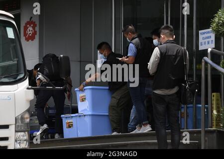 Hongkong, China. 17th June, 2021. The Hongkong police arrest five senior executives of Next Digital for the crime of jeopardizing state security in Hongkong, China on 17th June, 2021.(Photo by TPG/cnsphotos) Credit: TopPhoto/Alamy Live News Stock Photo