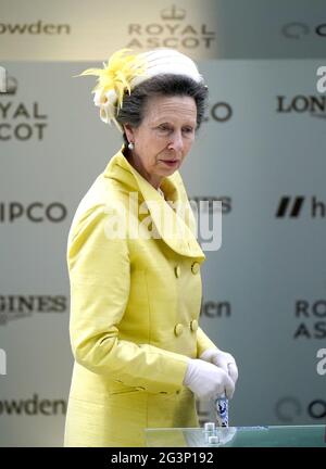 The Princess Royal presenting the trophy to winning jockey Billy ...