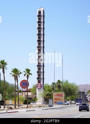 World’s Tallest Thermometer ROADSIDE ATTRACTION June 8, 2021 in Los Angeles California. Photo by Jennifer Graylock-Graylock.com 917-519-7666 Stock Photo