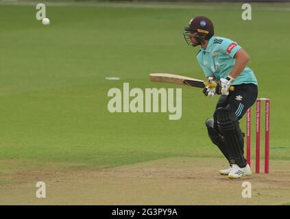 London, UK. 17th June, 2021. Surrey's Laurie Evans batting as Surrey take on Sussex in the Vitality T20 Blast cricket match at The Kia Oval. Credit: David Rowe/Alamy Live News Stock Photo