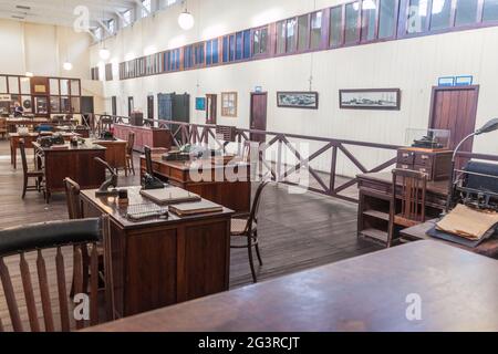 https://l450v.alamy.com/450v/2g3rcjt/fray-bentos-uruguay-feb-18-2015-interior-of-a-former-meat-factory-now-museum-of-industrial-revolution-2g3rcjt.jpg