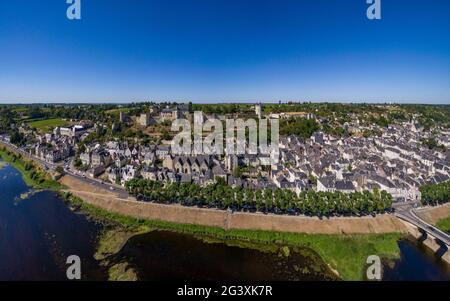 Chinon (central western France): aerial view of the town and the royal fortress built in the 12th century on a rocky spur overlooking the Vienne river Stock Photo