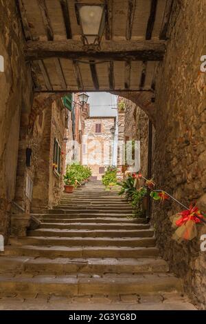 Steep stairs in Lucignano, Arezzo Province, Tuscany, Italy Stock Photo
