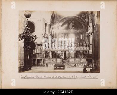 Choir, Byzantine cross, main altar and retable from the Basilica of San Marco in Venice. Part of Venice's topographic album 1881. Stock Photo