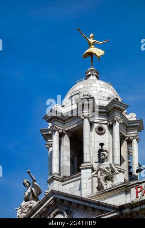 LONDON - JULY 27 : Replica Gilded Statue of Anna Pavlova Classical Ballerina in London on July 27, 2013 Stock Photo