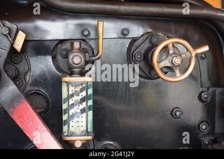 U class locomotive at East Grinstead station Stock Photo