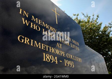 Memorial to coalminers who died at Grimethorpe Colliery, Grimethorpe village, South Yorkshire, UK. Stock Photo