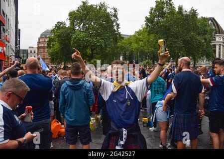 London, UK. 18th June 2021. Thousands of Scotland supporters gathered in Leicester Square ahead of the England-Scotland UEFA Euro 2020 match at Wembley Stadium. (Credit: Vuk Valcic / Alamy Live News) Stock Photo