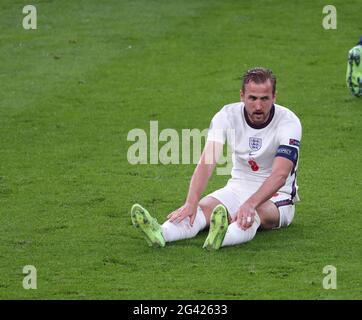 harry-kane-england-2021-stock-photo-alamy