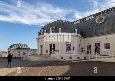 WORTHING, WEST SUSSEX/UK - NOVEMBER 13 : View of Worthing Theatre in West Sussex on November 13, 2018. Unidentified woman Stock Photo