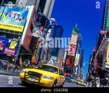 2006 HISTORICAL YELLOW TAXI CABS TIMES SQUARE MANHATTAN NEW YORK CITY USA Stock Photo