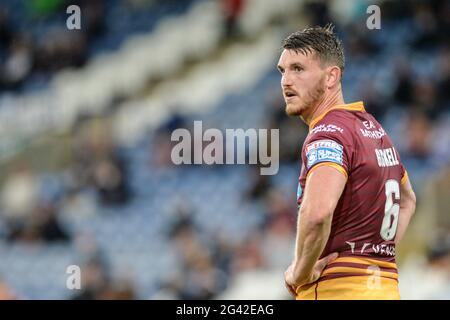 Huddersfield, UK. 18 June 2021 -Lee Gaskell (6) Captain of Huddersfield Giants during the Rugby League Betfred Super League  Huddersfield Giants vs Salford Red Devils at John Smith's Stadium, Huddersfield, UK  Dean Williams/Alamy Live News Stock Photo