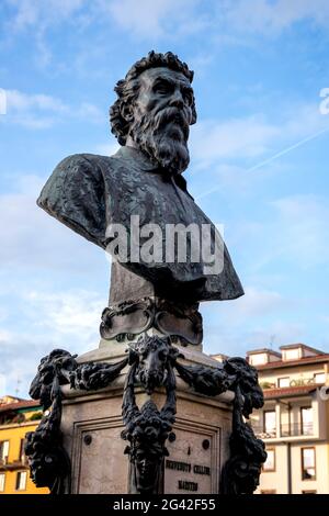 FLORENCE, TUSCANY/ITALY - OCTOBER 18 : Statue of Benvenuto Cellini on Ponte Vecchio bridge in Florence on October 18, 2019 Stock Photo