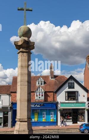 EAST GRINSTEAD, WEST SUSSEX/UK - AUGUST 3 : View of the War Memorial in East Grinstead on August 3, 2020. Three unidentified peo Stock Photo