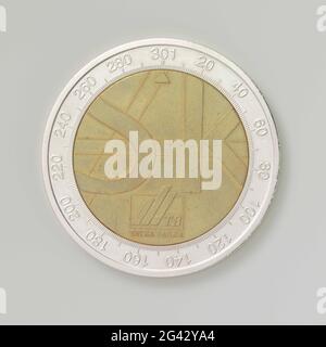 Euro exchanger; Introduction euros in Slovakia. Beatenning in nickel and bronze. Front: all-round division, subdivided with numbers from 20 to 301 (always with 20 clockwise ascending), in which a part to be rotated with letters S and K, partially outside of field of view, and at the bottom Logo 'Tatra Bank', with the top triangle as a arrow; Reverse: Size with numbers 1 to 10, ascending against the clock, in which around the right to be turned with the right, partially visible, euro sign and under text 'Private banking', with at the top triangle as a dart. Stock Photo
