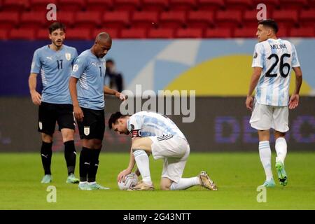 Brasilia, Brazil. 18th June, 2021.  Match between, Argentina x Uruguay valid for the second round Copa America Brazil 2021, held at the Estádio Nacional De Brasília Mané Garrincha, on Friday (18). In the photo, Player Messi Argentina x Nicolas Uruguay. (Photo: Francisco Stuckert/Fotoarena) Credit: Foto Arena LTDA/Alamy Live News Stock Photo