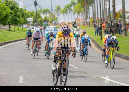 Pereira, Colombia. 18th June, 2021. Colombia Tierra de Atletas team member Lina Marcela Hernandez participates in the Women's Colombian National Road Race Championship in the streets de Pereira, Colombia on June 18, 2021 Credit: Long Visual Press/Alamy Live News Stock Photo