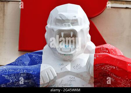 Le Castellet, France. 19th June, 2021. Circuit atmosphere - gorilla sculpture. French Grand Prix, Saturday 19th June 2021. Paul Ricard, France. Credit: James Moy/Alamy Live News Stock Photo