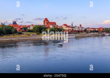 Panoramic view of Torun city and Wisla (Vistula) river at sunset. Poland, summer 2019 Stock Photo