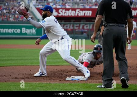 Alex Verdugo makes a great sliding catch to rob former teammate Xander  Bogaerts of a hit : r/baseball