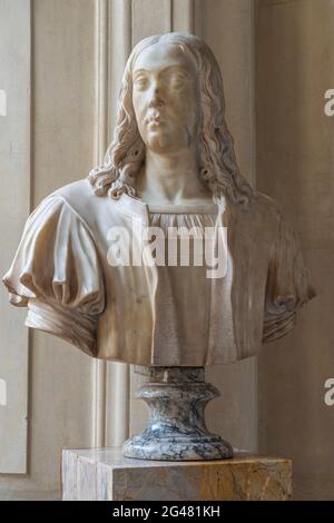 Paris, France - 21 05 2021: Louvre Museum. Denon wing. Raffaello Sanzio sculpted by Alessandro Rondoni Stock Photo