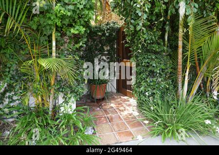 Los Angeles, California, USA 18th June 2021 A general view of atmosphere of Nicole Brown Simpson's former home at 875 Bundy Drive, where she and Ron Goldman were murdered on June 12, 1994 in Brentwood, Los Angeles, California, USA. Photo by Barry King/Alamy Stock Photo Stock Photo