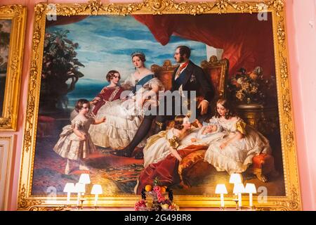 England, Isle of Wight, East Cowes, Osborne House, The Palatial Former Home of Queen Victoria and Prince Albert, The Dining Room, Painting of The Roya Stock Photo