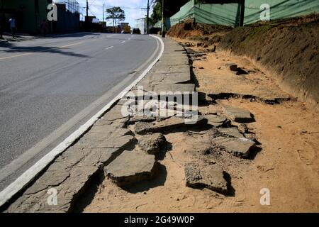 salvador, bahia, brazil - june 18, 2021: deanified sidewalk causing risk of accident for pedestrians in the city of Salvador. *** Local Caption *** Stock Photo