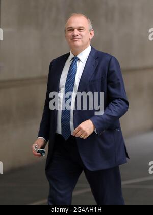 London, UK. 20th June, 2021. Leader of the Liberal Democrats Sir ED DAVEY arrives at BBC New Broadcasting House ahead of his appearance on The Andrew Marr Show. Credit: Tayfun Salci/ZUMA Wire/Alamy Live News