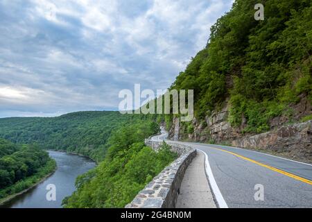 Sparrow Bush, NY - USA - June 18, 2021: a view of the Hawk's Nest, a scenic location outside Port Jervis. Known for its winding roads and scenic overl Stock Photo