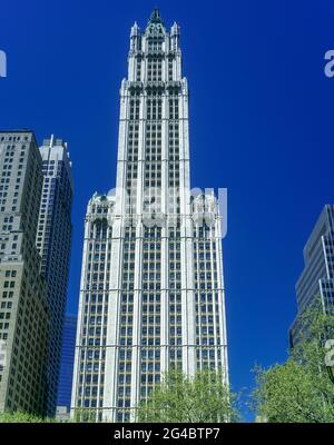 2007 HISTORICAL WOOLWORTH BUILDING (©CASS GILBERT 1913) BROADWAY DOWNTOWN MANHATTAN NEW YORK CITY USA Stock Photo