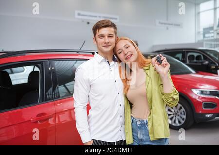 Couple holding keys new car hi-res stock photography and images - Alamy