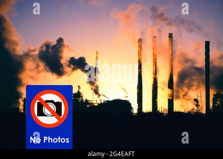 Emmissions from a Petrochemical works at Seal Sands on Teeside, UK. Stock Photo