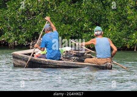 One day in Cuban fishermen lifestyle, Tunas de Zaza, Sancti Spiritus, Cuba  Stock Photo - Alamy