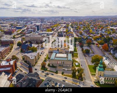 Aerial view of Worcester Art Museum at 55 Salisbury Street and downtown Worcester skyline at the background in fall in Massachusetts MA, USA. Stock Photo