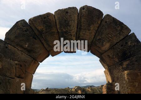 brick arch keystone Stock Photo - Alamy