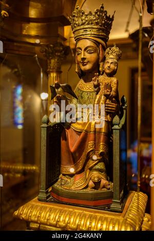 Inside the Queralt Sanctuary. Image of the Virgin of Queralt (Berguedà, Catalonia, Spain) ESP: Interior del Santuario de Queralt. Virgen de Queralt Stock Photo