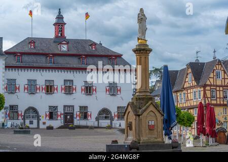 Town Hall at the market square in historical Linz on the Rine with colorful half-timbered houses, Rhineland-Palatinate, Germany Stock Photo