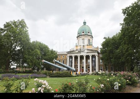 London, UK. 22nd June, 2021. The front of the Imperial War Museum in London. Memorial of the 80th anniversary of the start of the East frontline of World War II between Soviet Union and the Nazi Germany. Credit: SOPA Images Limited/Alamy Live News Stock Photo