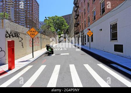 Dead end street, Bronx, New York City Stock Photo