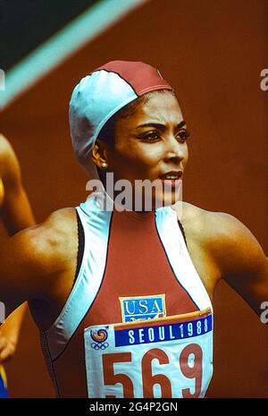 Florence Griffith Joyner (USA)  wins the gold medal in the Women's 200m at the 1988 Olympic Summer Games. Stock Photo